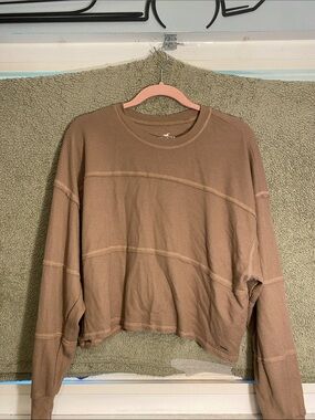 Hollister Cropped Waffle-Knit Sweatshirt in Taupe